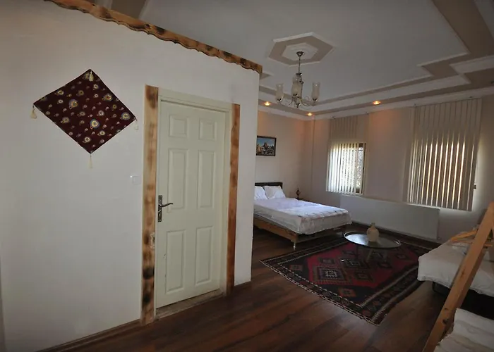 Hotel Uchisarstonehouse