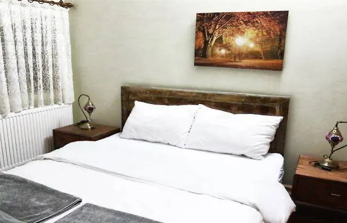 Hotel Uchisarstonehouse *