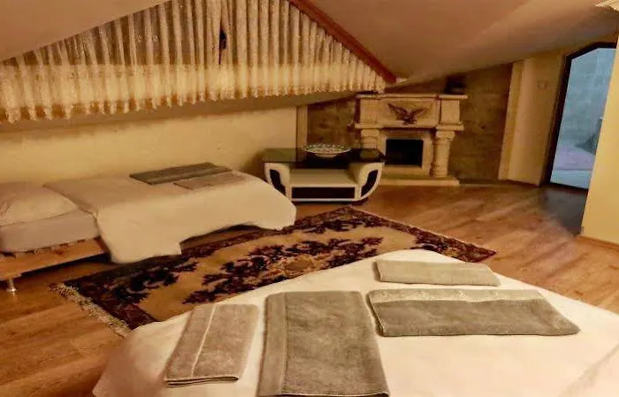 Uchisarstonehouse Hotel