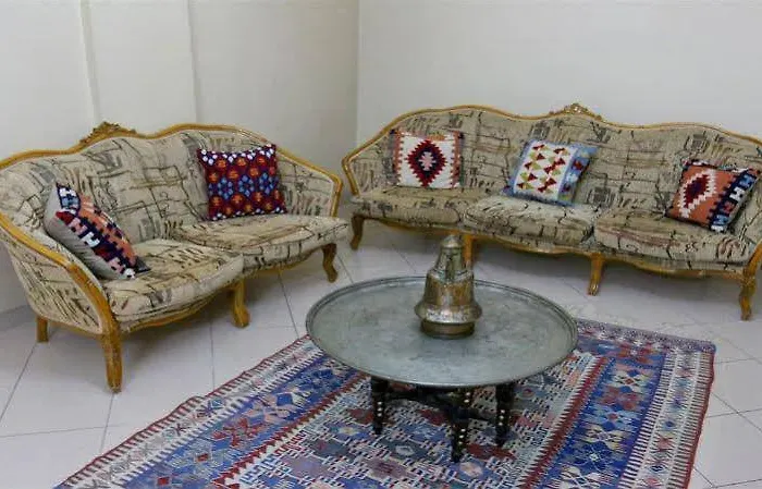 Hotel Uchisarstonehouse